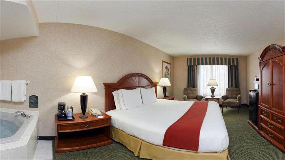 Holiday Inn Express Pittsburgh-Bridgeville By Ihg Екстериор снимка