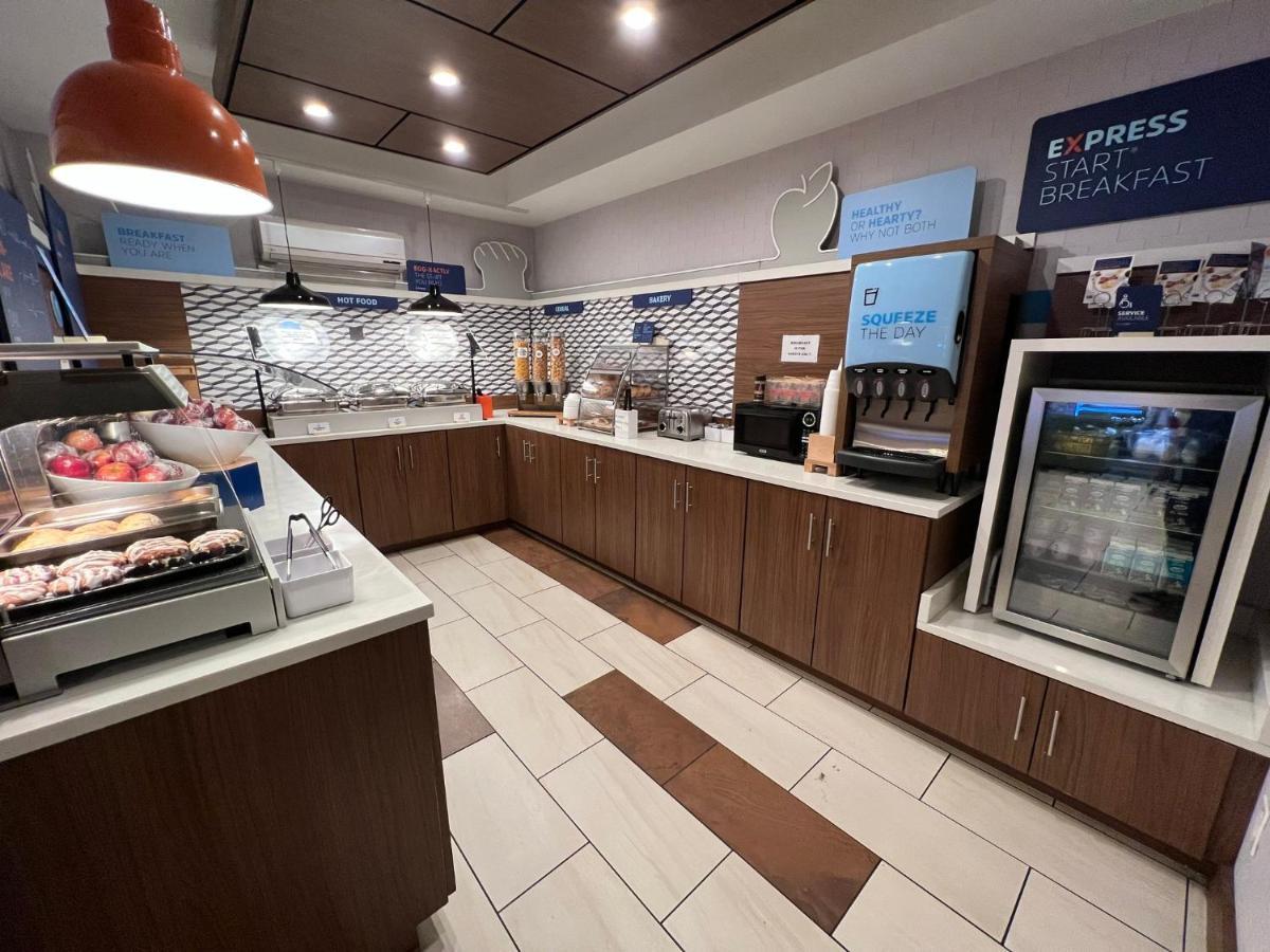 Holiday Inn Express Pittsburgh-Bridgeville By Ihg Екстериор снимка