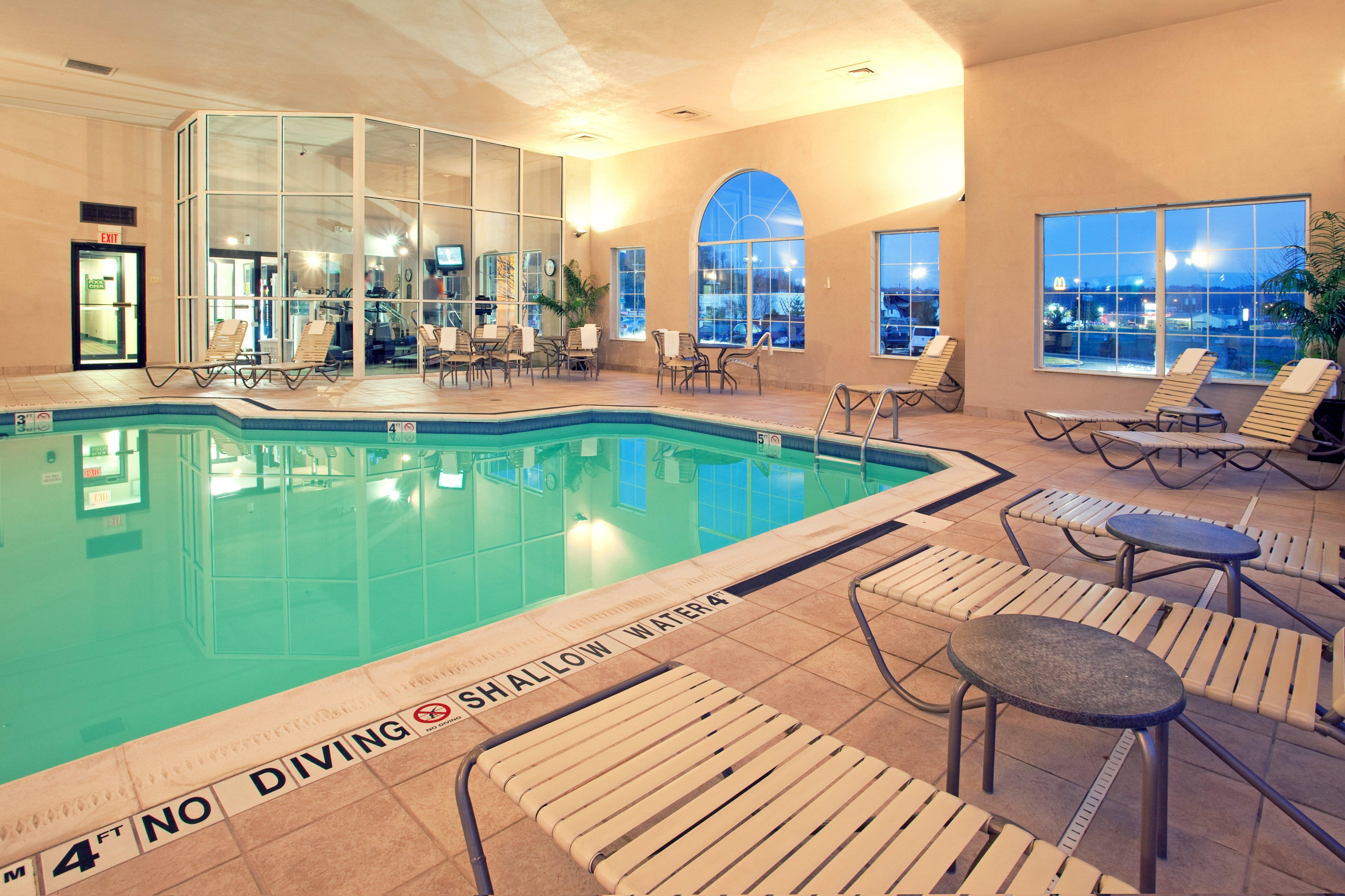 Holiday Inn Express Pittsburgh-Bridgeville By Ihg Екстериор снимка