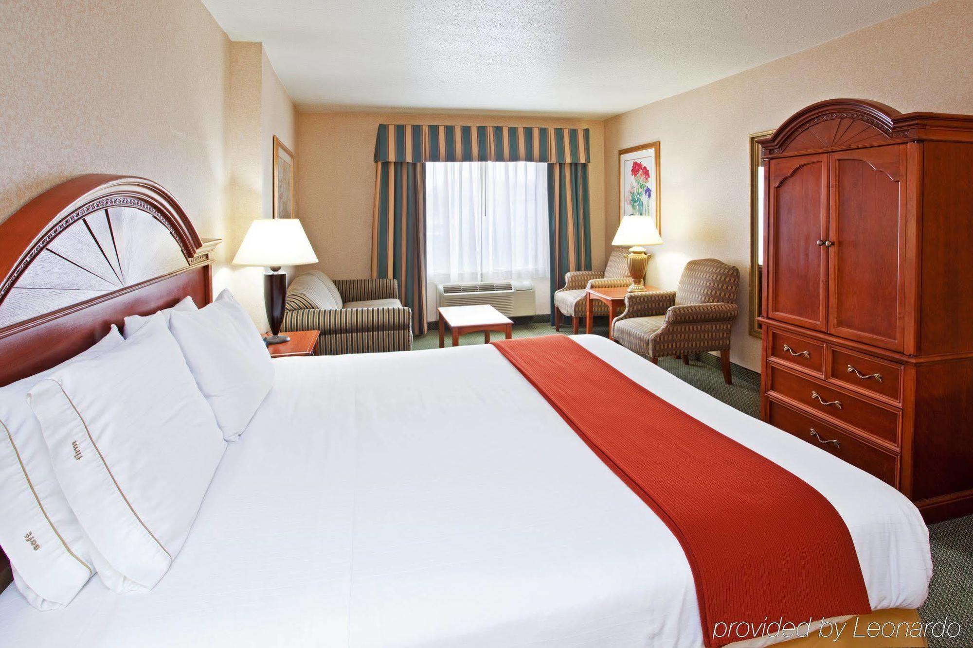 Holiday Inn Express Pittsburgh-Bridgeville By Ihg Стая снимка