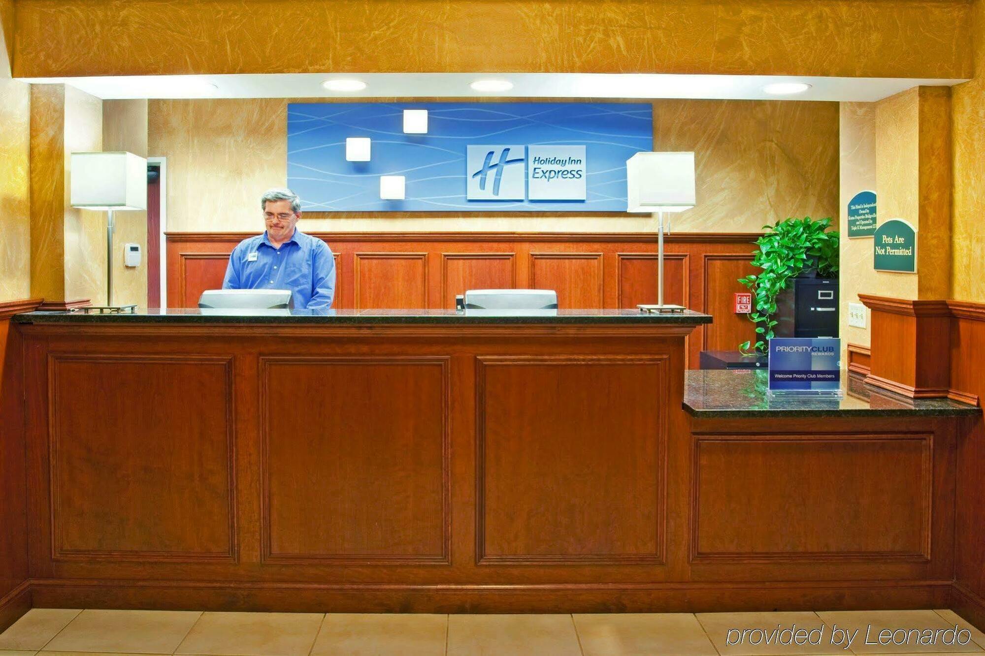 Holiday Inn Express Pittsburgh-Bridgeville By Ihg Екстериор снимка